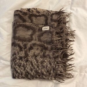 Aritzia Wilfred Scarf